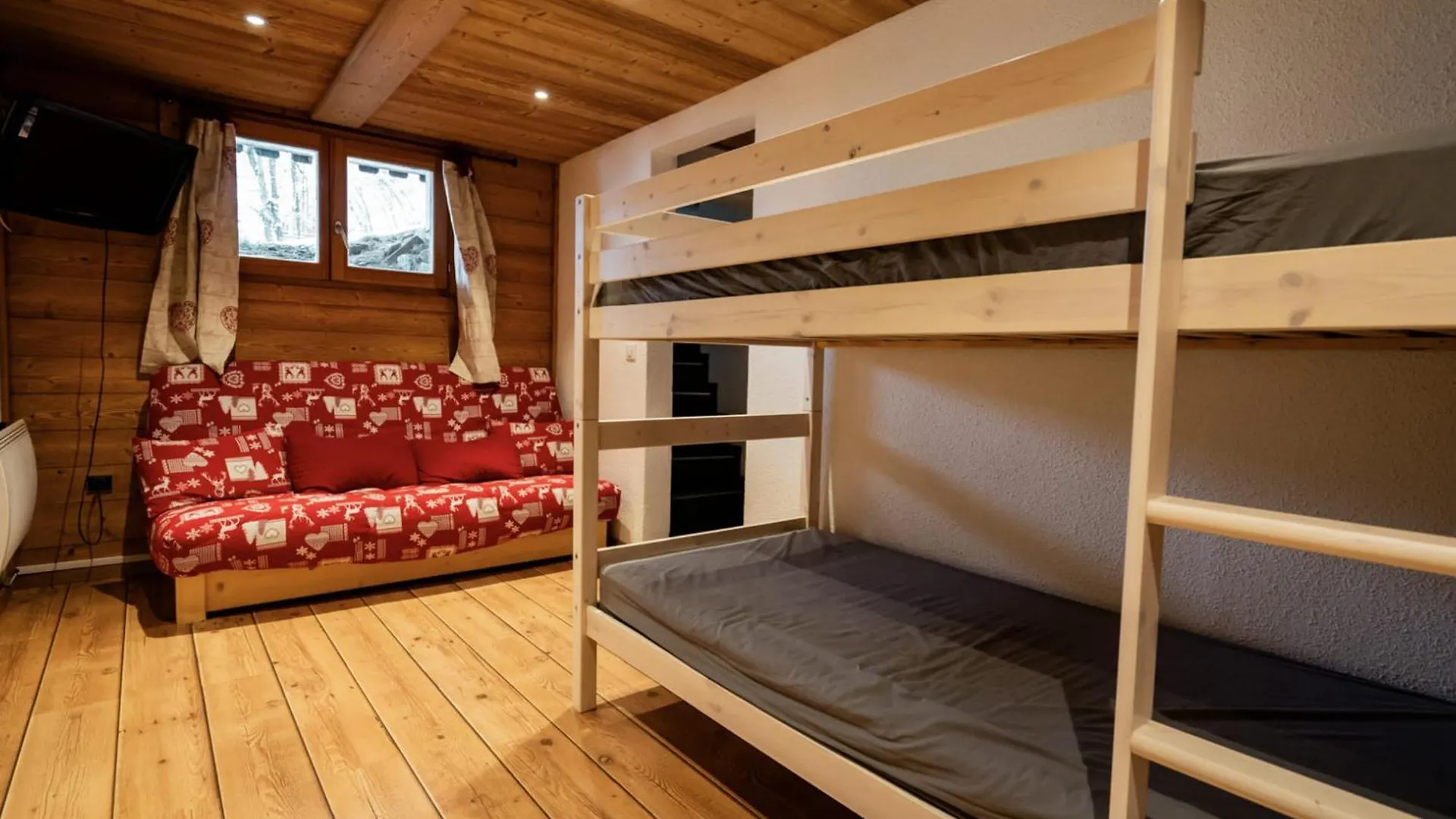 Apartment Bel Appartement 3 Pieces Avec Balcon, Proche Centre Chatel, Parking Et Connexion Wifi - Fr-1-676-119