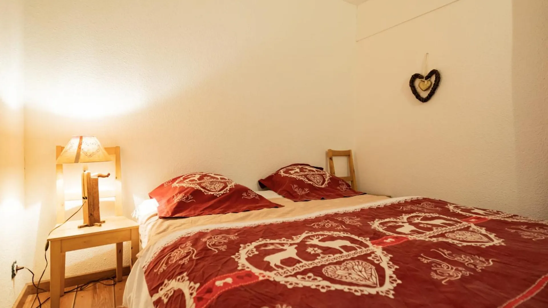 Bel Appartement 3 Pieces Avec Balcon, Proche Centre Chatel, Parking Et Connexion Wifi - Fr-1-676-119 France