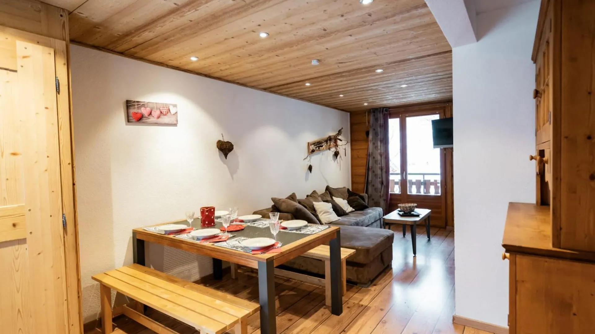 Bel Appartement 3 Pieces Avec Balcon, Proche Centre Chatel, Parking Et Connexion Wifi - Fr-1-676-119 Apartment Chatel
